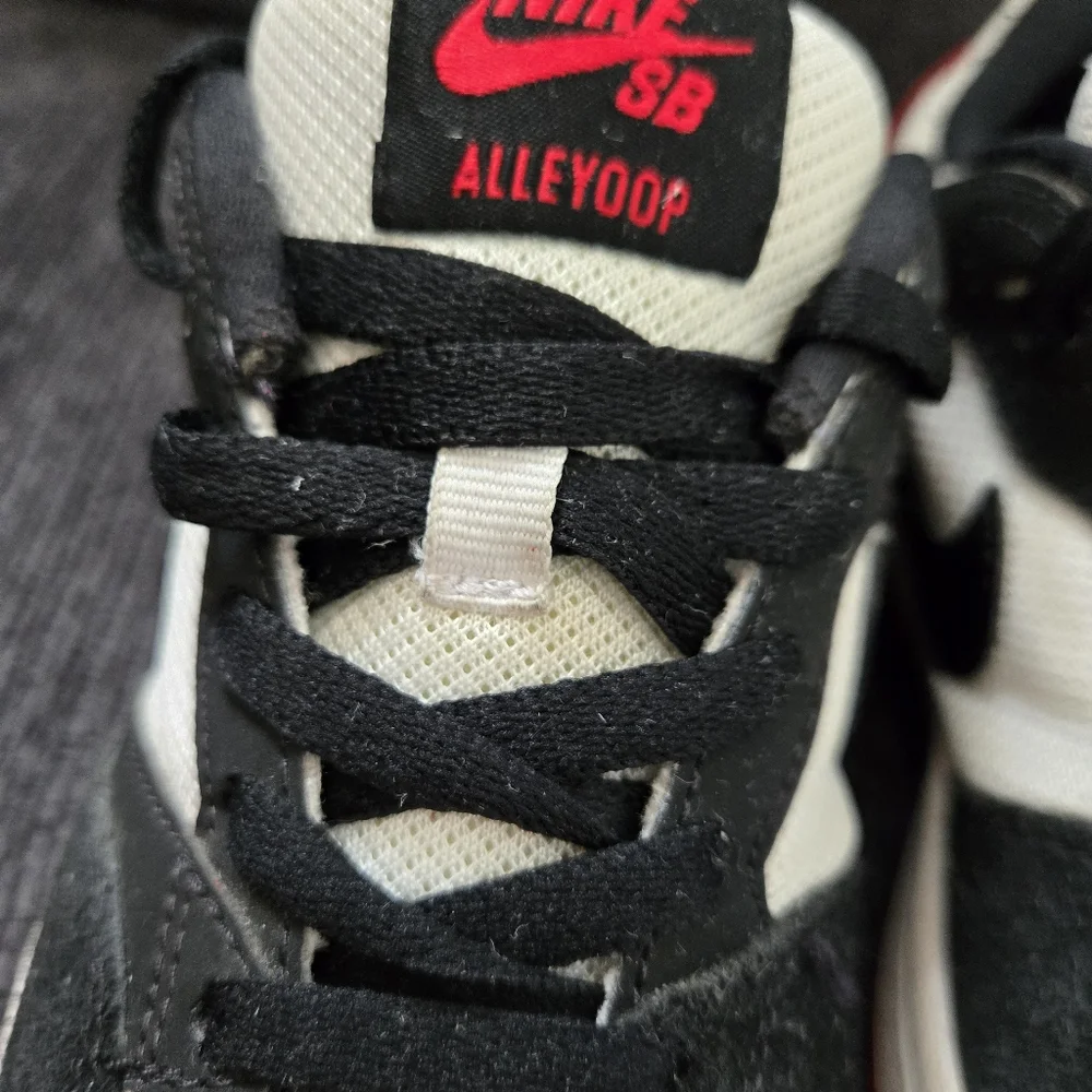 Nike SB Alleyoop Skate Shoes Red White Black Kids - Picture 11 of 16